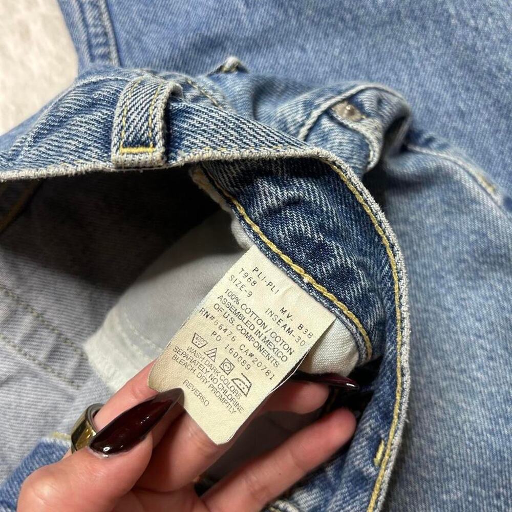 Vintage Tommy Hilfiger mom jeans! - Picture 4 of 8